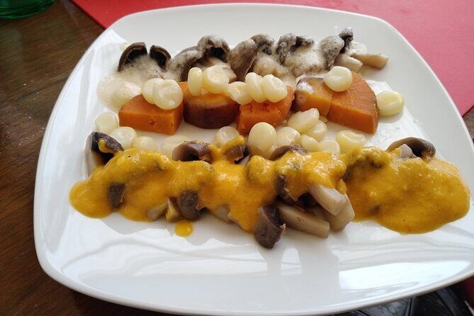 Market Tour, Tasting of 35 Fruits, and 4-Course Peruvian Cooking Class in Lima - Vegetarian Cooking in Lima: How Flexible Is This Class?