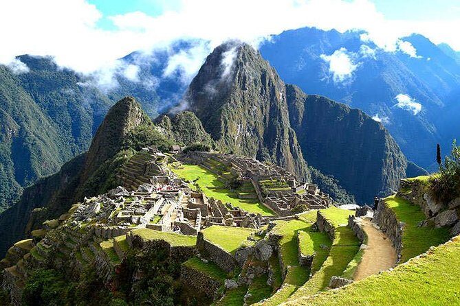 Private Tour: 2-Day Exploration of the Sacred Valley and Machu Picchu - Day 2: early bus up to Machu Picchu and a guided plan you can actually follow